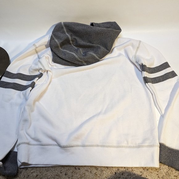 White Gray Skull Epic Threads Hoodie Pullover Boys L Large NEW - Picture 2 of 5